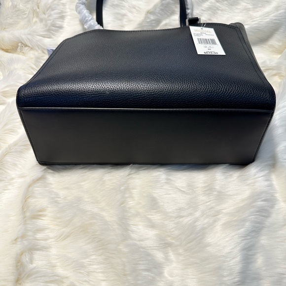 Michael Kors Large Bag - Picture 3 of 5